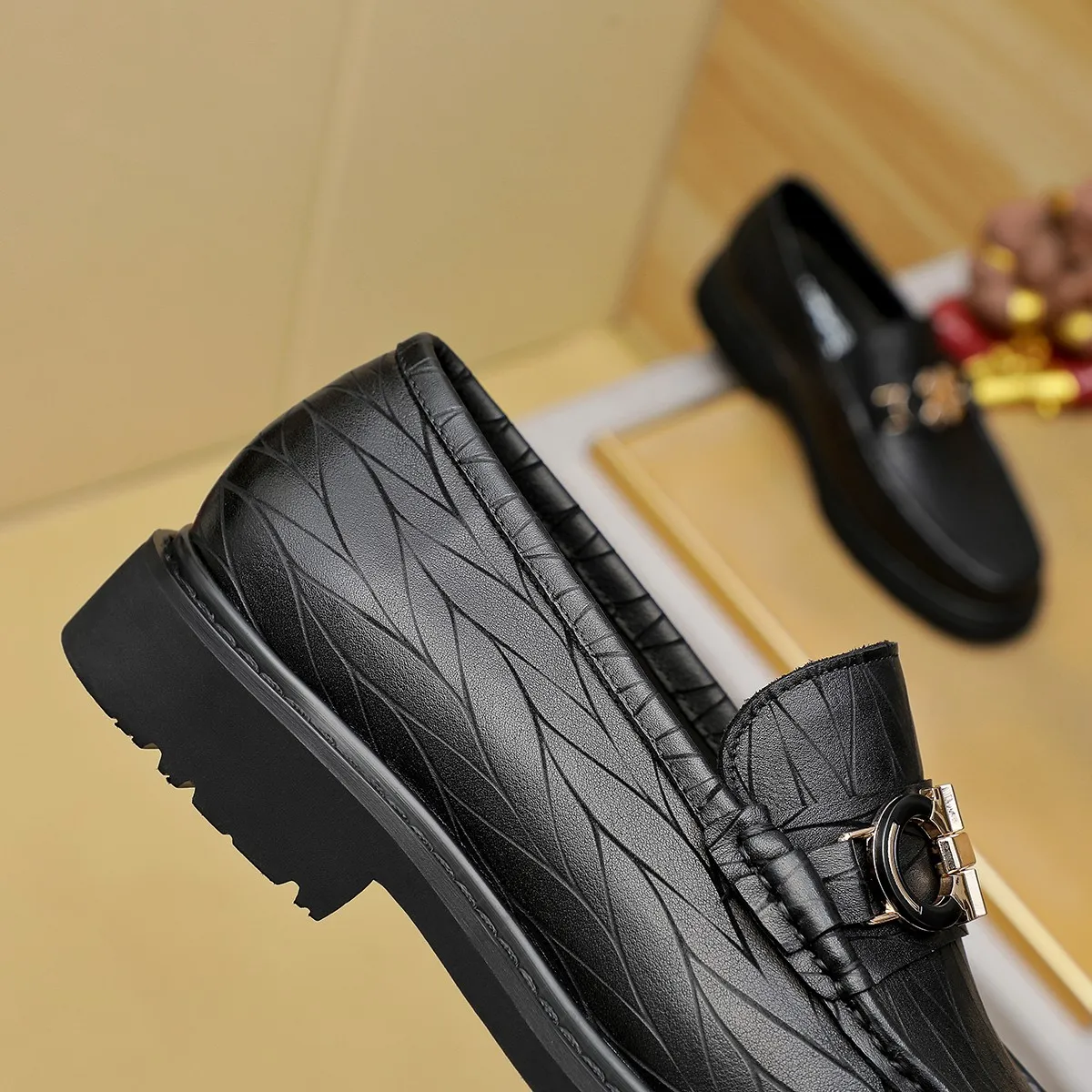 Men's shoes 💰500 Ferragamo [Ferragamo] top imported suit men's shoes 💯Original copy of the official website, product materials: selected imported embossed calfskin + luxury hardware buckle accessories ~ imported water-dyed cow 🐂 leather lining. Strong three-dimensional visual effect, original combination outsole, multiple colors available😘 Size: 38-44 (.45.46. Customized)